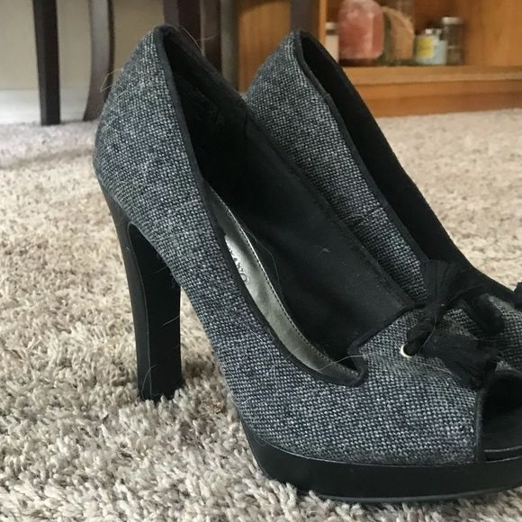 7.5 Christian Sirilano Black Tweed Heels 4” EUC - Picture 6 of 11